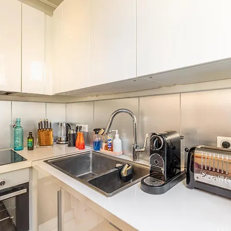 Guestready Modern Near Parc Monceau דירה פריז